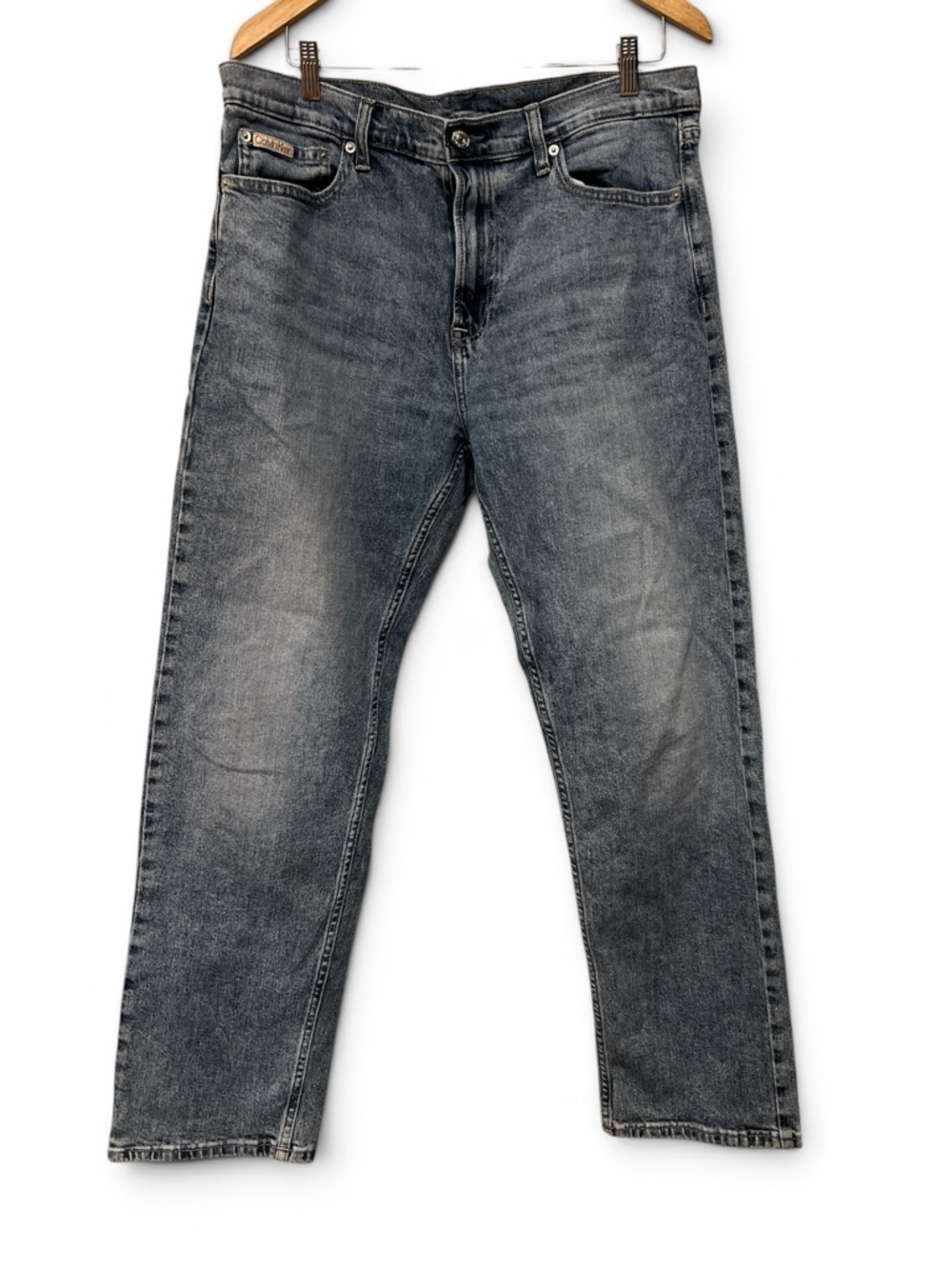 Men’s Light Wash Standard Straight Leg Denim Jeans
